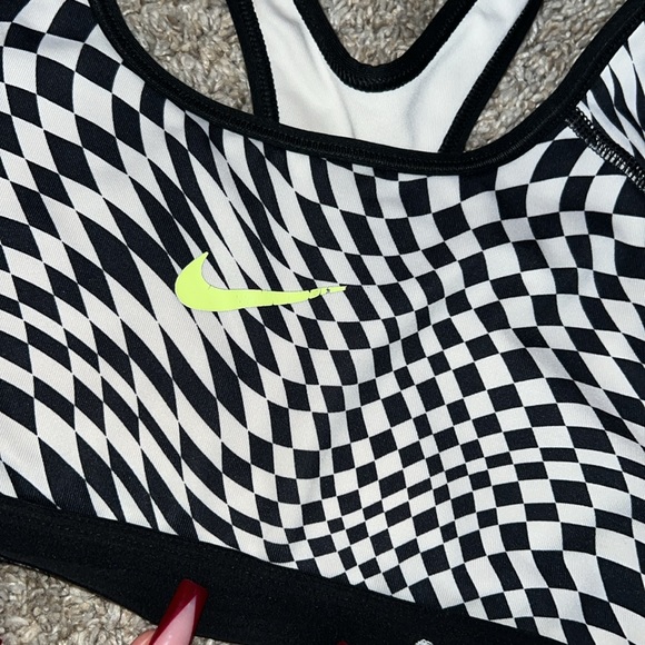2 Nike sports bra - Picture 7 of 11